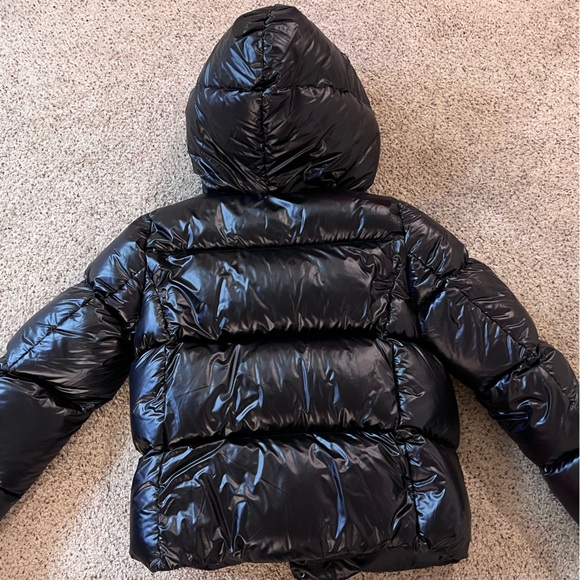 Aritizia The Duvet Puffer Short - Picture 2 of 5